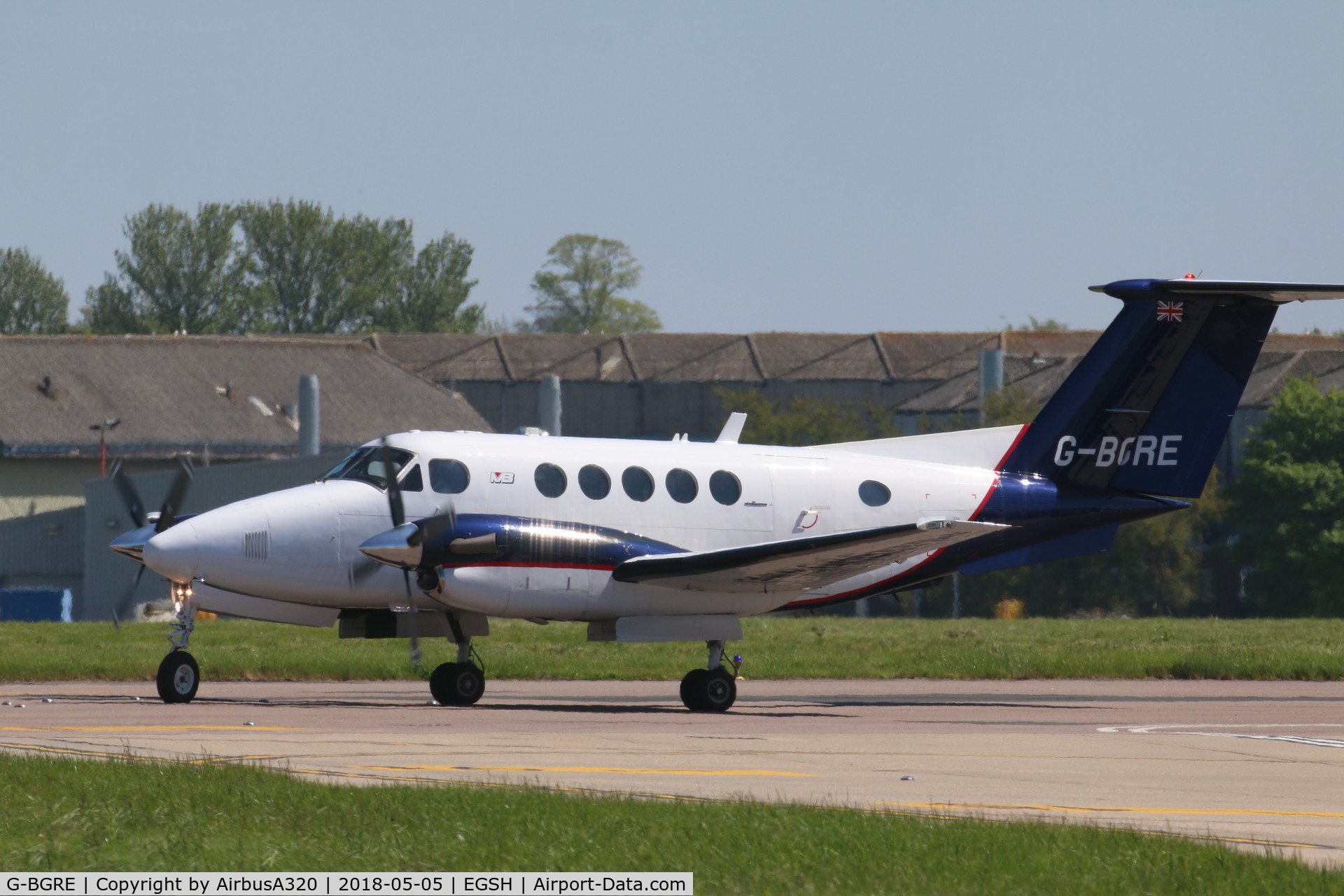 G-BGRE, 1979 Beech 200 Super King Air C/N BB-568, departing