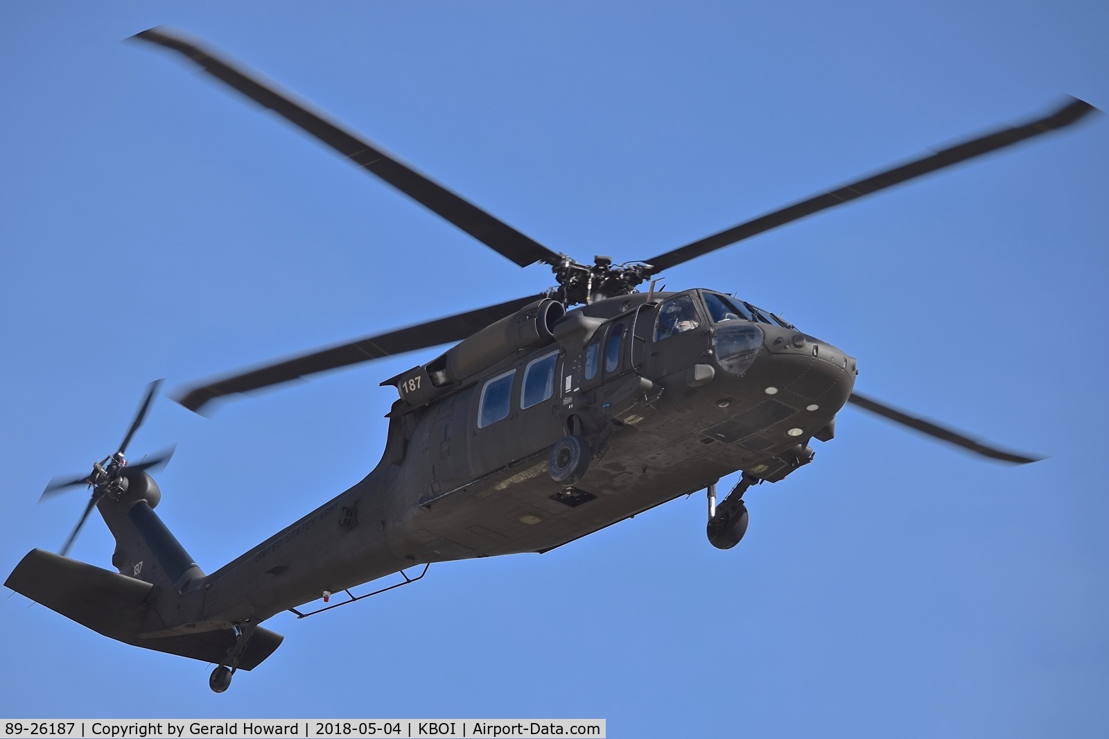 89-26187, 1989 Sikorsky MH-60L Black Hawk C/N 70-1456, On final for a landing on Taxiways Bravo & Echo.
