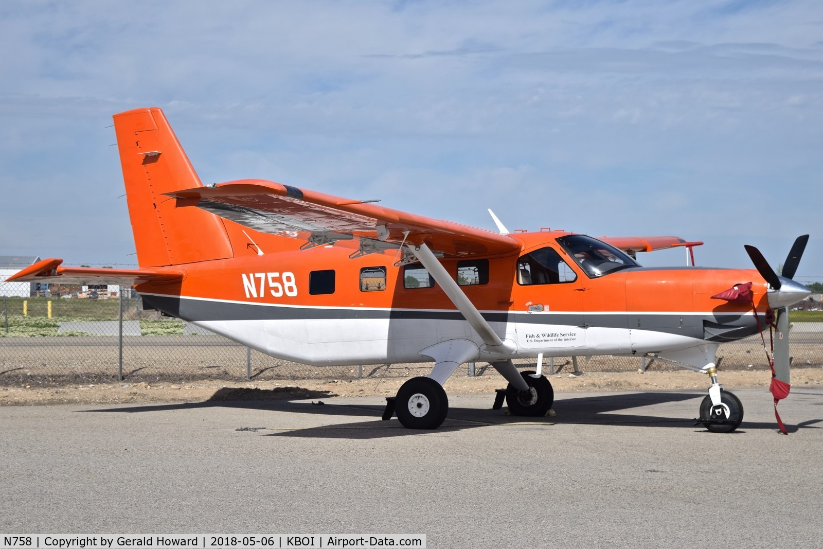 N758, 2010 Quest Kodiak 100 C/N 100-0033, Parked for maintenance, but with out the pontoons.