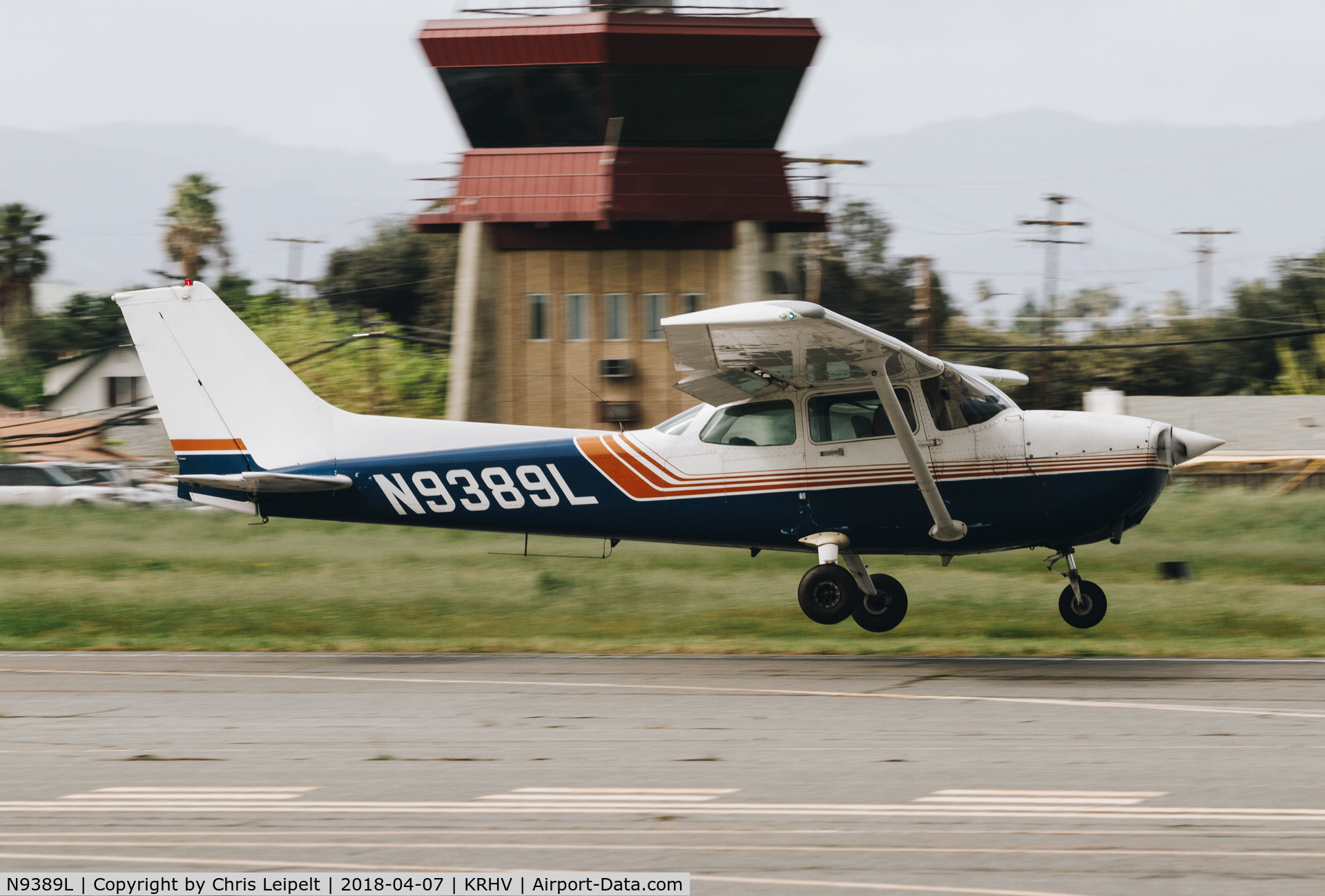 N9389L, 1986 Cessna 172P C/N 17276549, Locally-based 1986 Cessna 172P landing at Reid Hillview Airport, San Jose, CA.