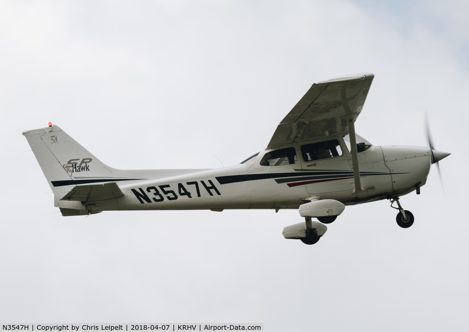 N3547H, Cessna 172S C/N 172S8886, Locally-based Cessna 172S departing at Reid Hillview Airport, San Jose, CA.