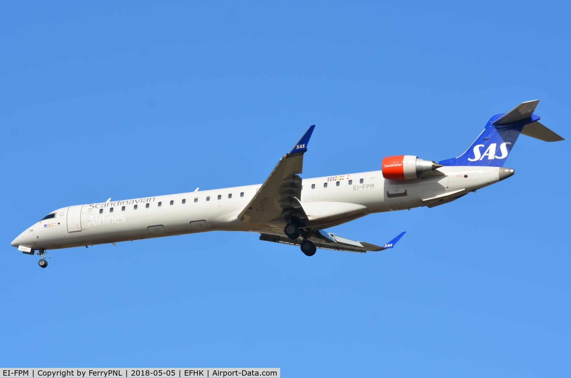 EI-FPM, 2017 Bombardier CRJ-900 NG (CL-600-2D24) C/N 15429, SAS CL900 landing