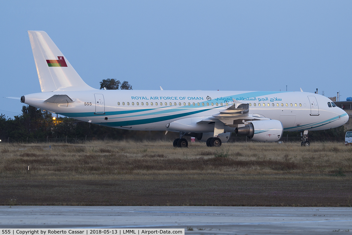 555, 2009 Airbus ACJ320 (A320-214/CJ) C/N 4117, Runway 05