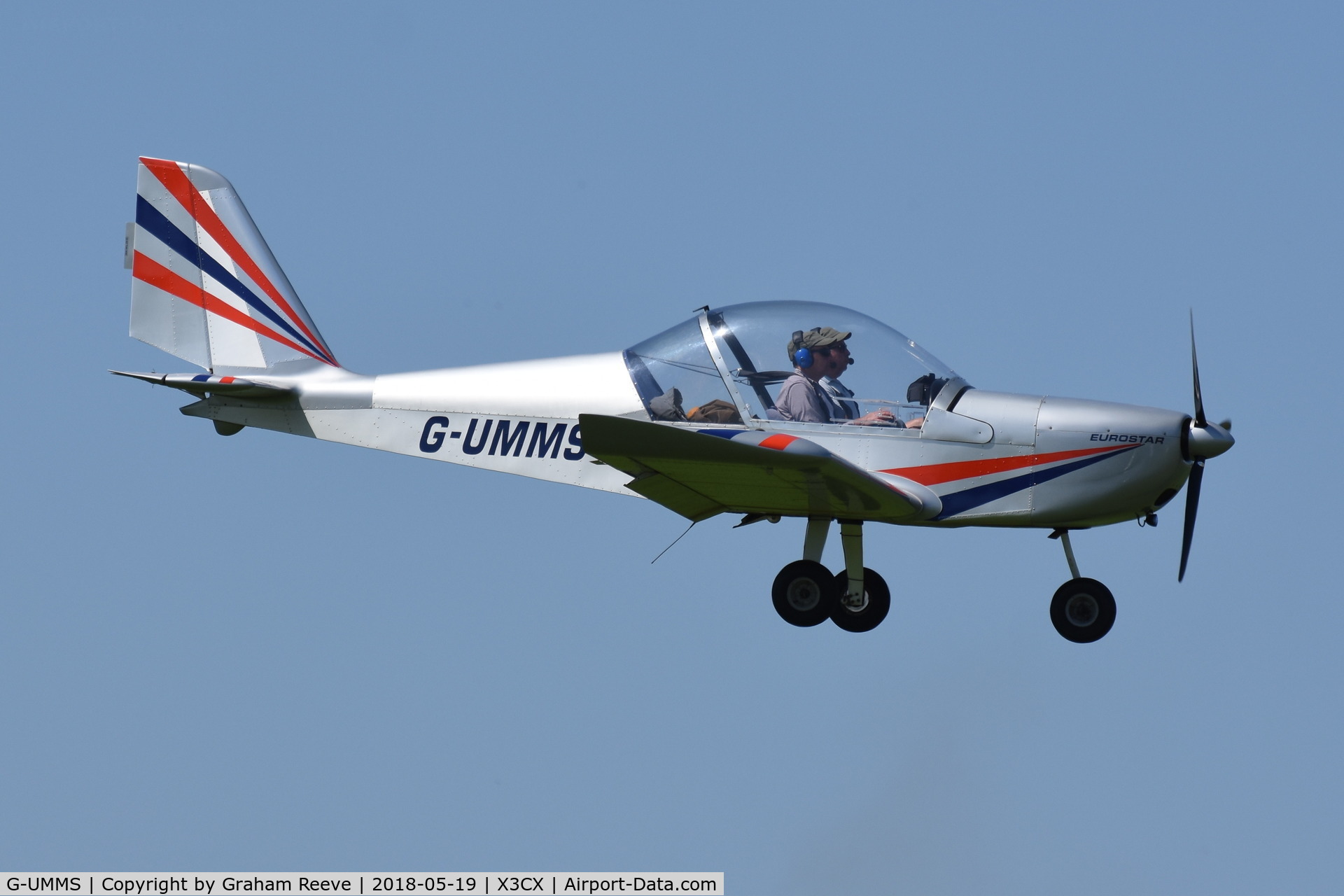 G-UMMS, 2005 Cosmik EV-97 TeamEurostar UK C/N 2316, Landing at Northrepps.