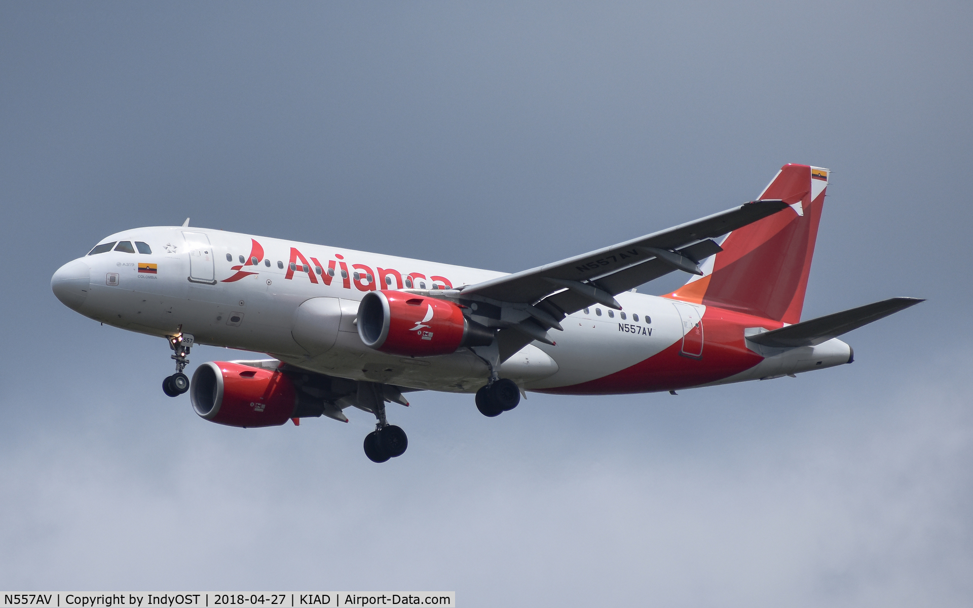 N557AV, 2012 Airbus A319-115 C/N 5057, Avianca Airbus A319 landing at Dulles International Airport on 27 Apr 2018.