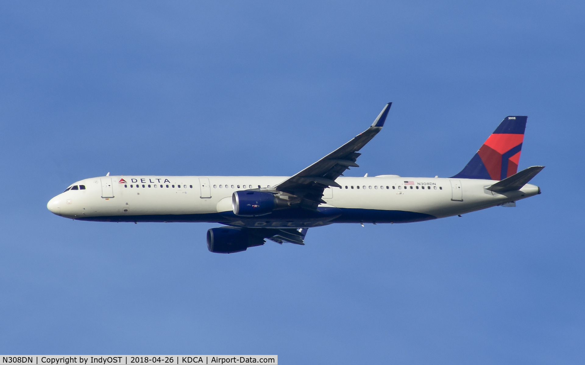 N308DN, 2016 Airbus A321-211 C/N 7233, Delta Airbus A321 taking off out of Washington Reagan on 26 Apr 2018.
