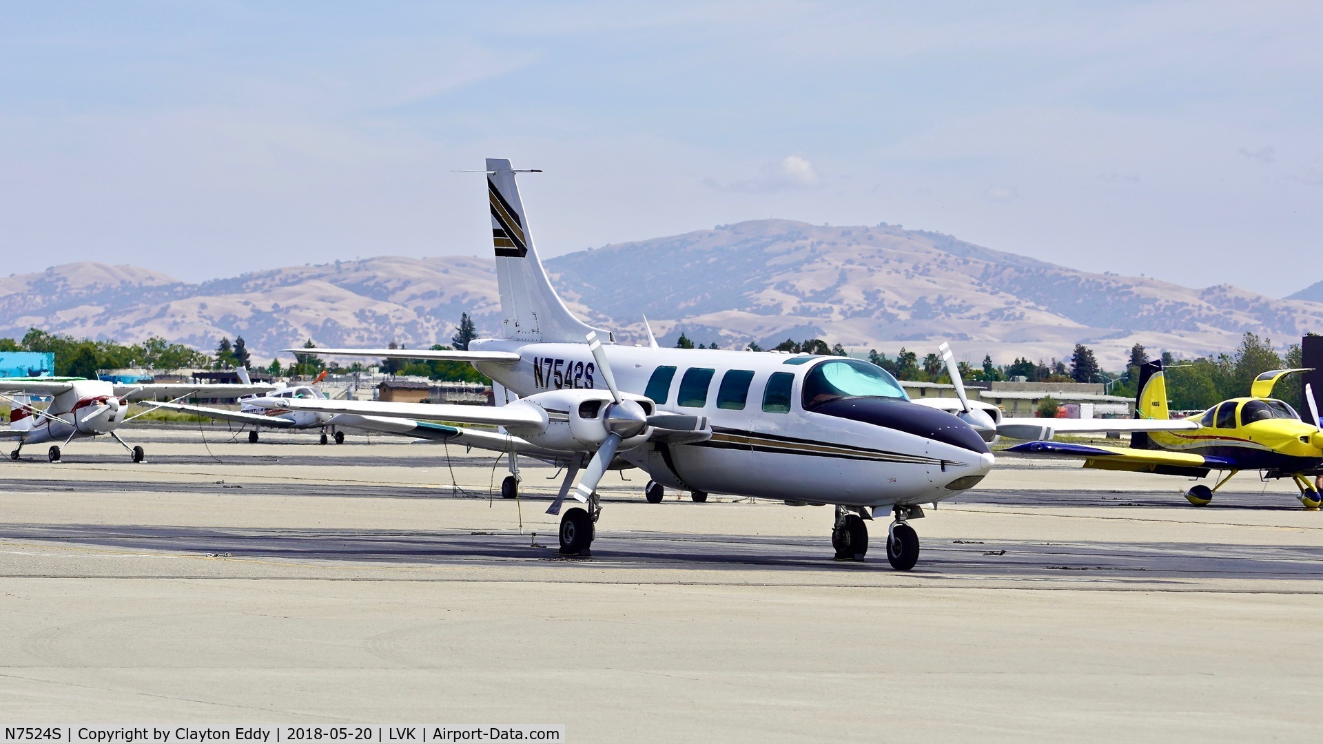 N7524S, 1974 Smith Aerostar 600 C/N 60-0156-070, Livermore Airport California 2018.