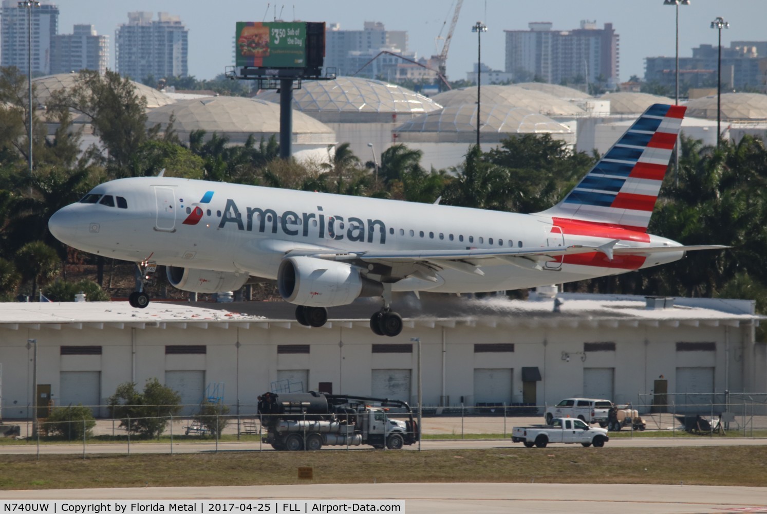 N740UW, 2000 Airbus A319-112 C/N 1265, American