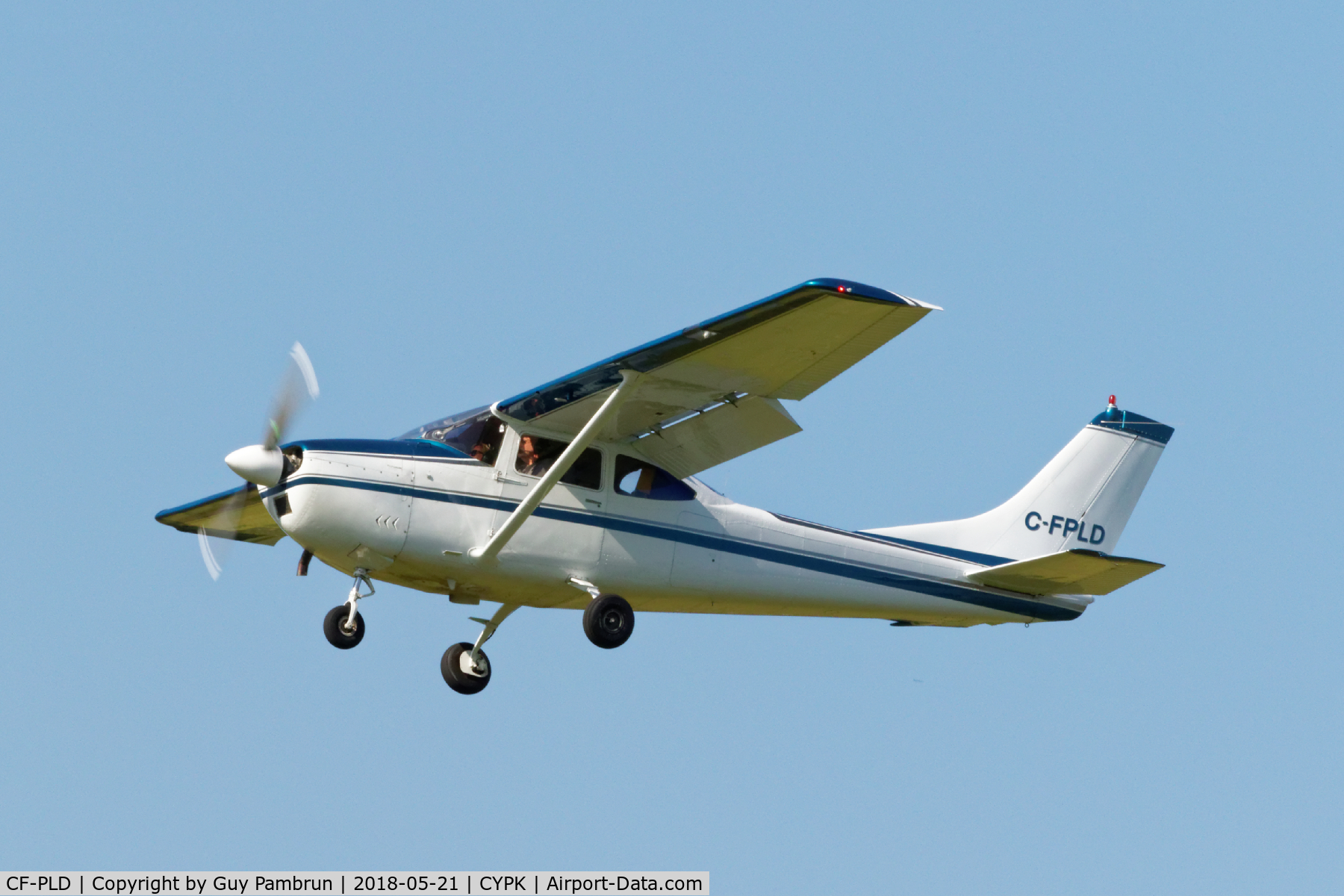 CF-PLD, 1964 Cessna 182G Skylane C/N 18255460, Landing