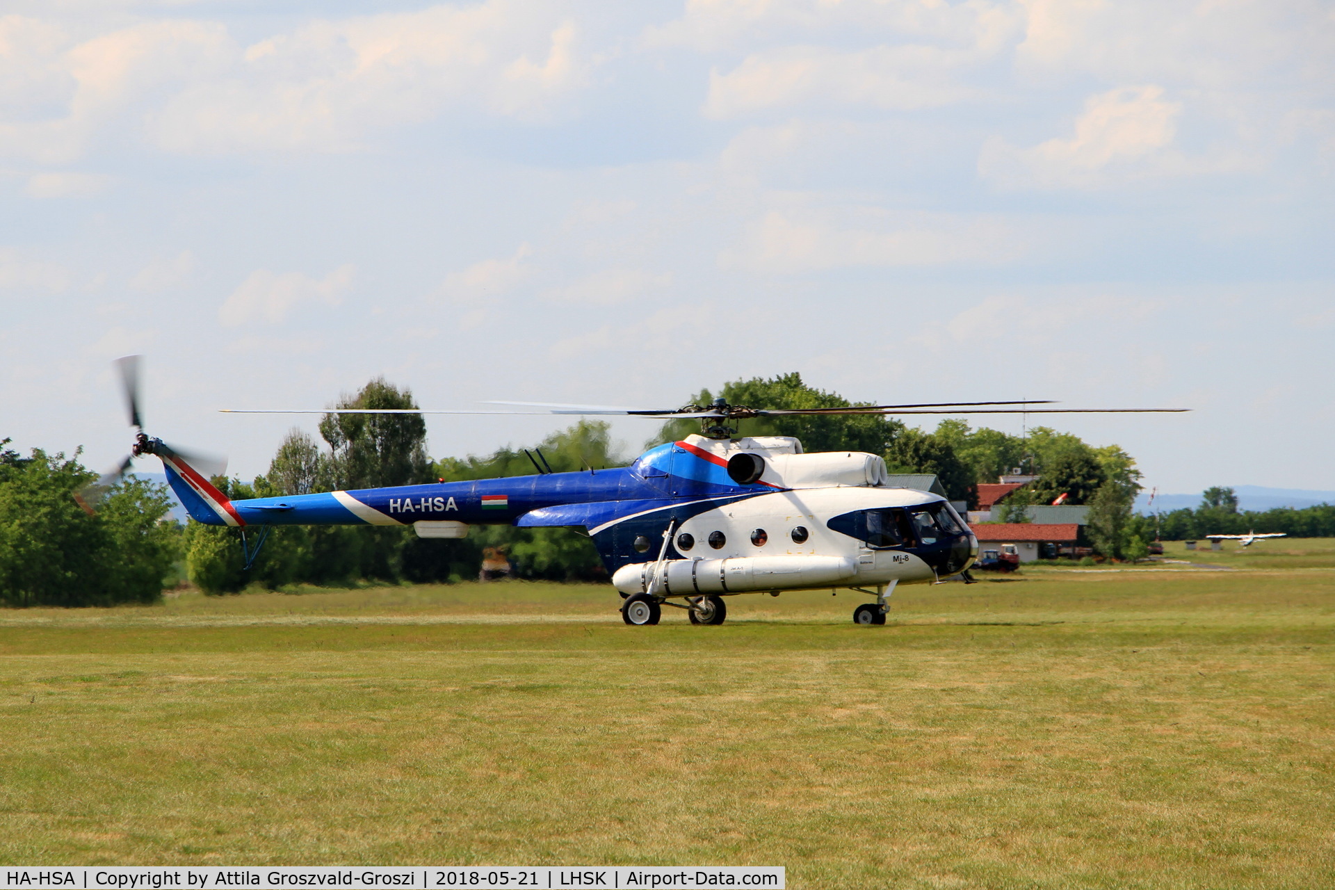 HA-HSA, 1980 Mil Mi-8T C/N 7970, LHSK - Siófok-Kiliti Airport, SydiveBalaton Dropzone, Hungary