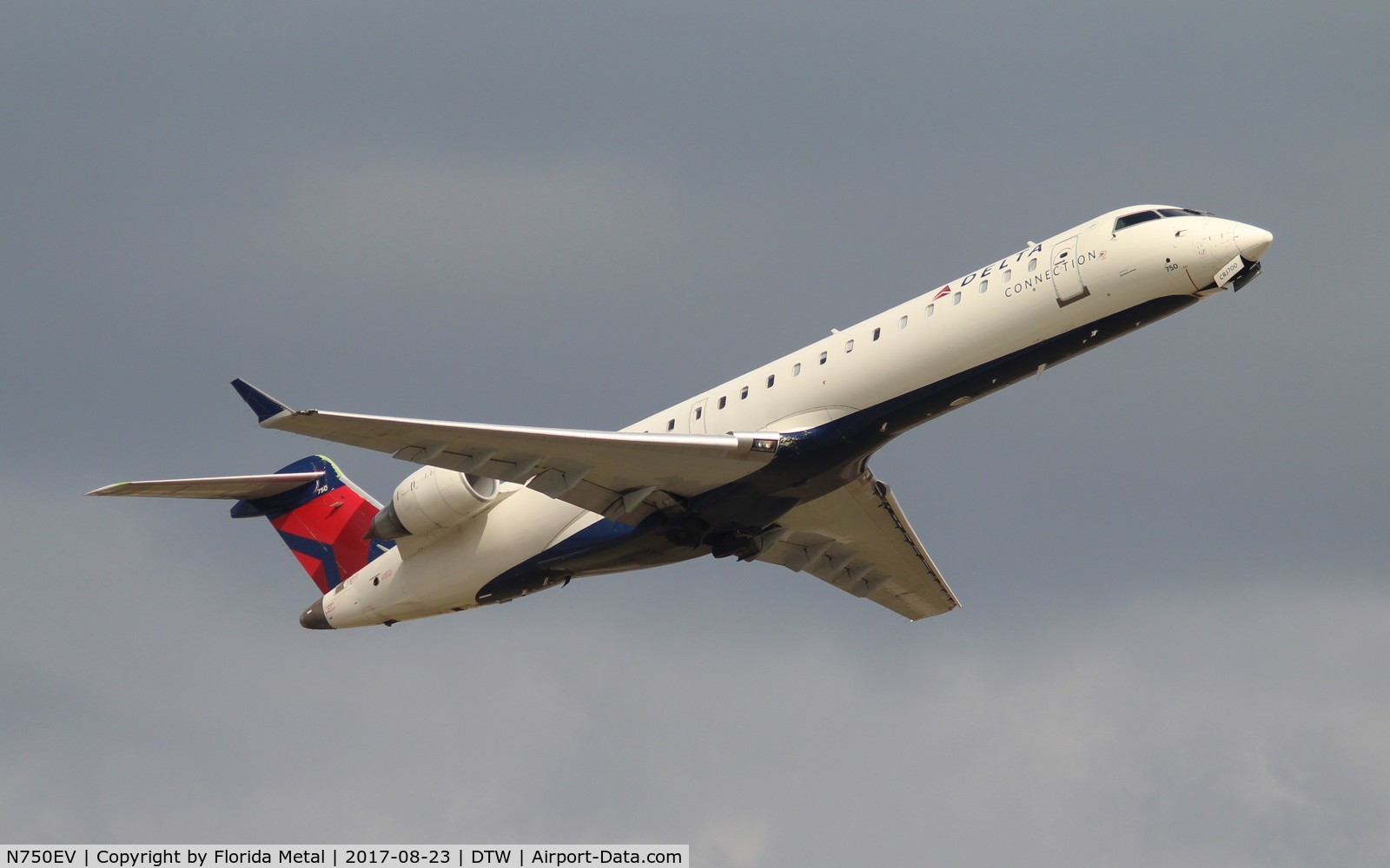 N750EV, 2004 Bombardier CRJ-701 (CL-600-2C10) Regional Jet C/N 10161, Delta Connection