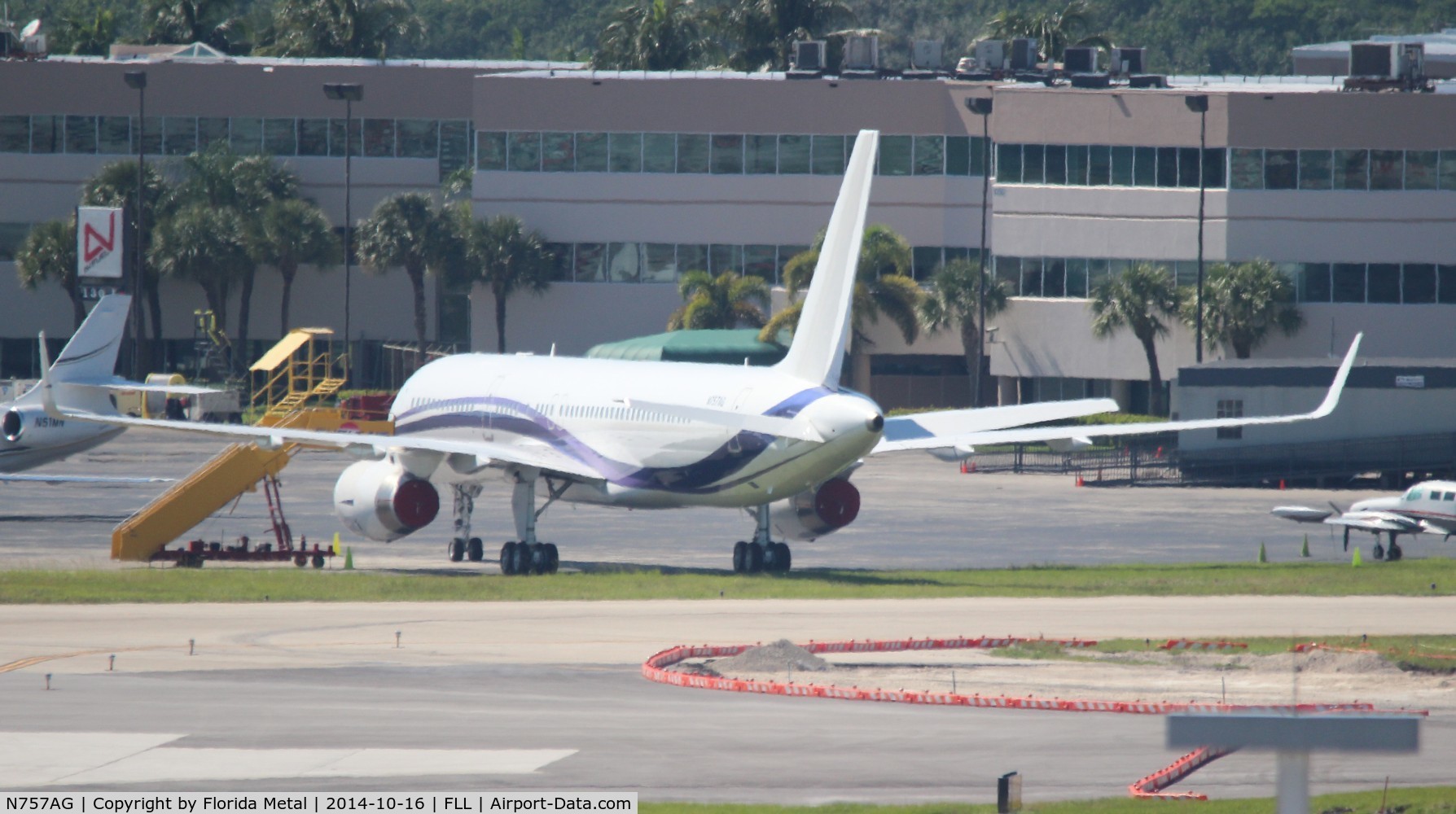 N757AG, 2000 Boeing 757-256 C/N 29306, Private 757