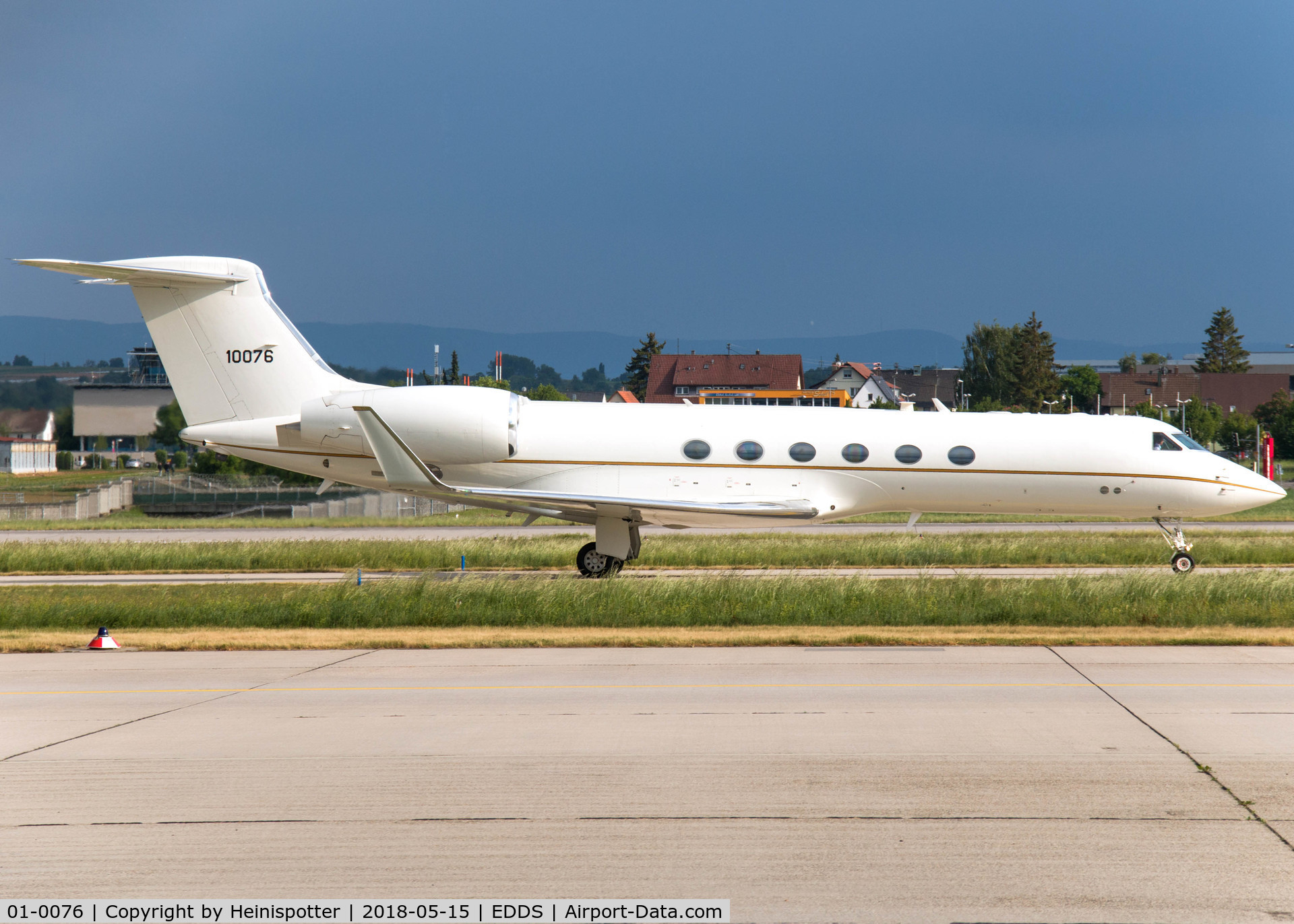 01-0076, 2001 Gulfstream Aerospace C-37A (Gulfstream V) C/N 645, 01-0076 (SPAR70) at Stuttgart Airport.