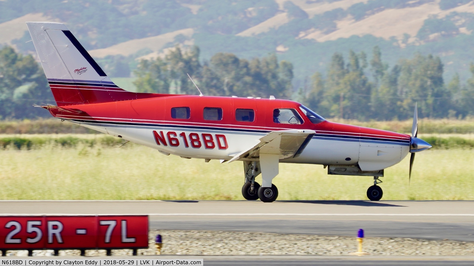 N618BD, 1989 Piper PA-46-350P Malibu Mirage C/N 4622047, Livermore Airport California 2018.