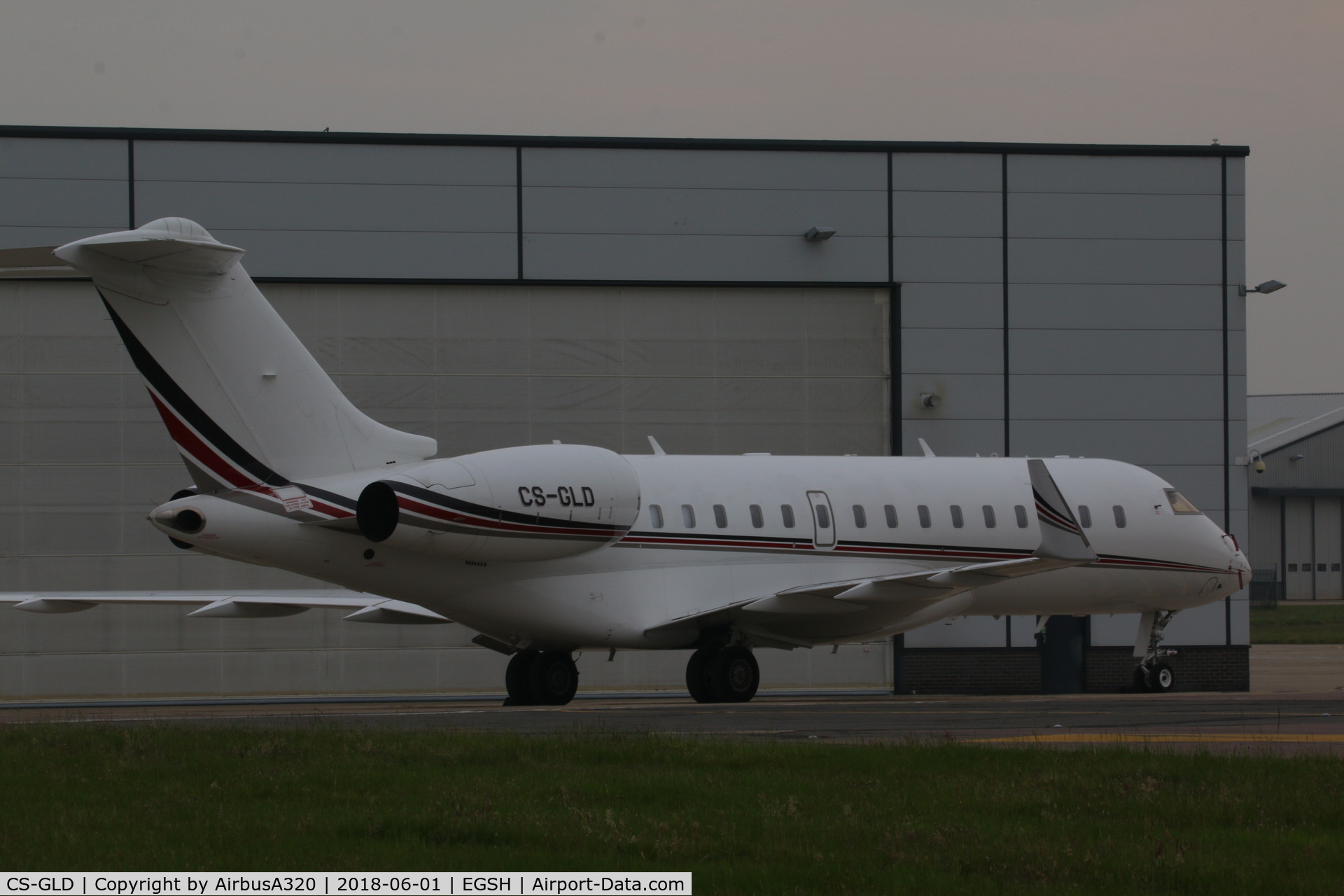 CS-GLD, 2012 Bombardier BD-700-1A10 Global 6000 C/N 9538, End of a days flying parked up in the evening light