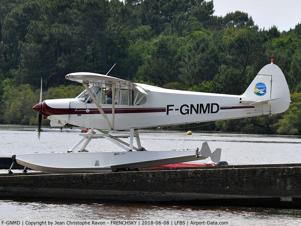F-GNMD, 1982 Piper PA-18-150 Super Cub C/N 18-8209009, training for Biscarrosse show 2018