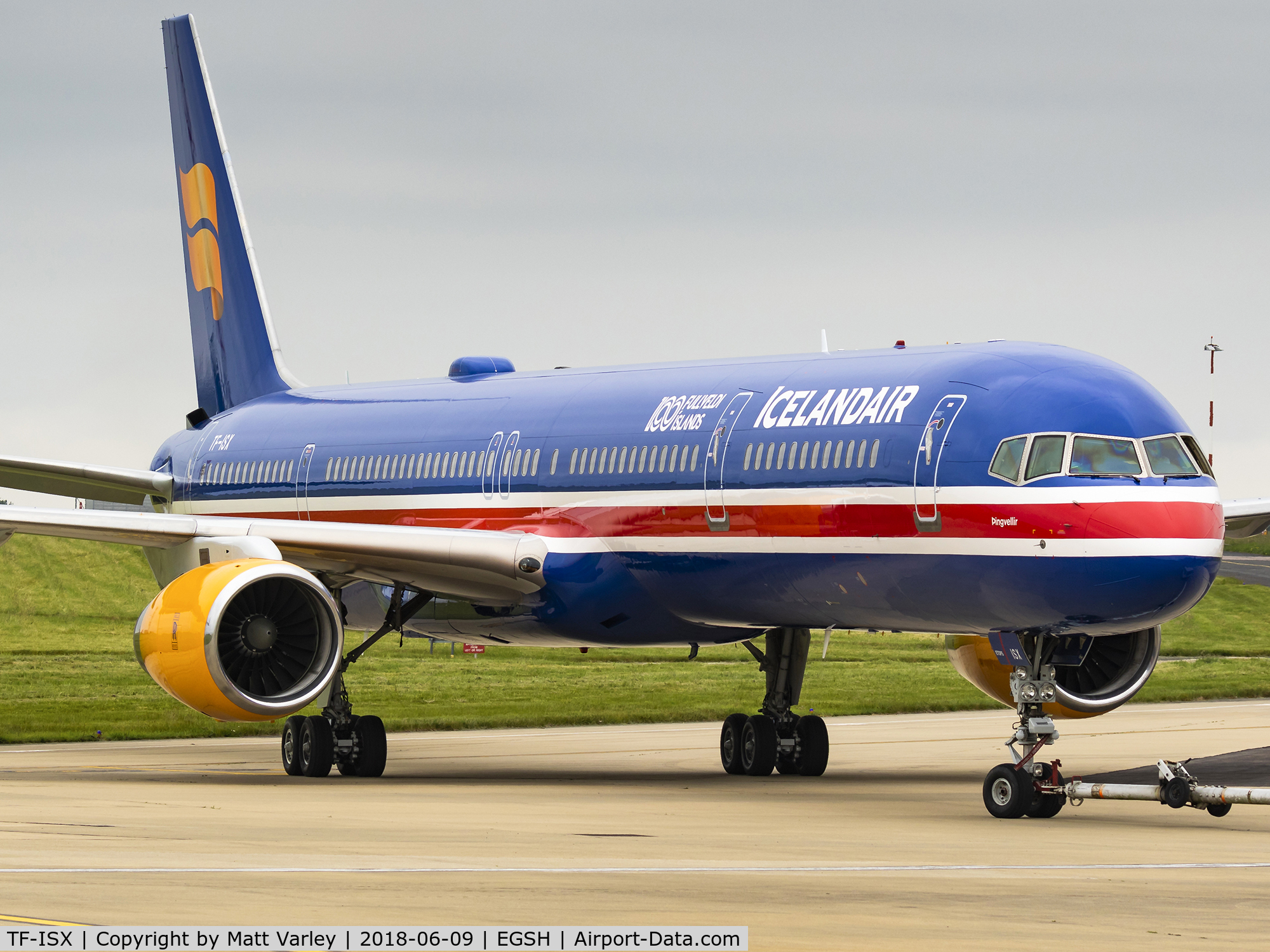 TF-ISX, 2000 Boeing 757-3E7 C/N 30179, Fresh out of Air livery in a special Icelandair colour scheme