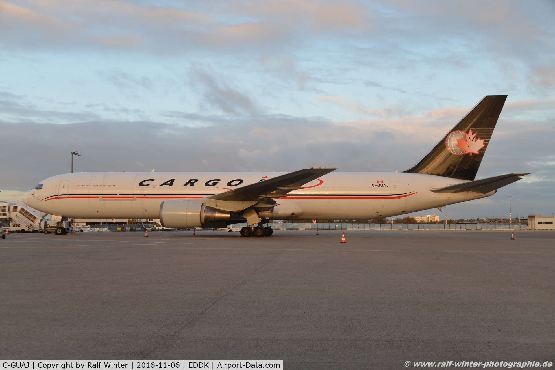 C-GUAJ, 1992 Boeing 767-35E/ER C/N 26063, Boeing 767-35EER(BCF) - W8 CJT CargoJet Airways - 26063 - C-GUAJ - 06.11.2016 - CGN