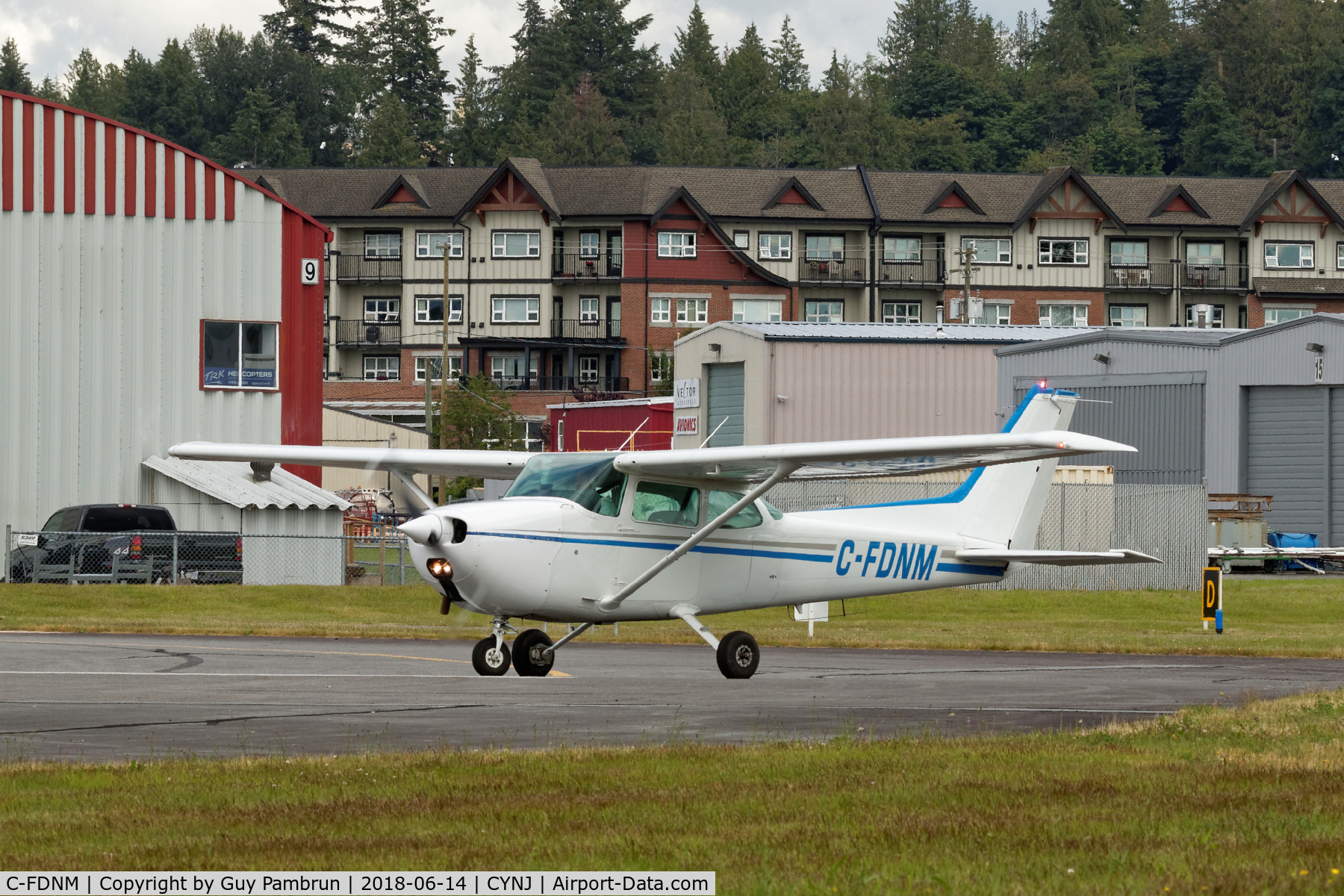 C-FDNM, 1980 Cessna 172P C/N 17274400, Departing