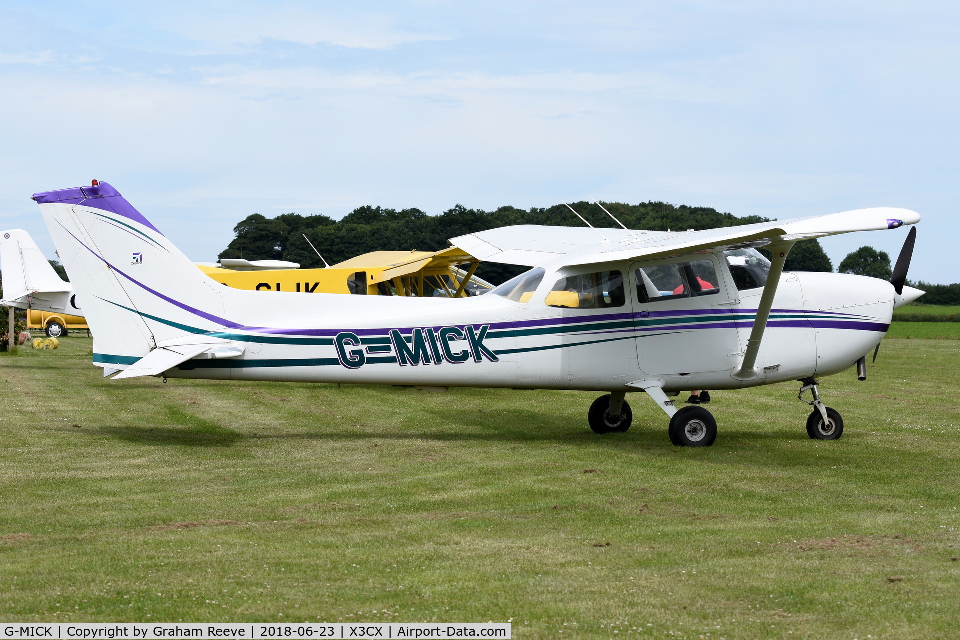 G-MICK, 1977 Reims F172N Skyhawk C/N 1592, Parked at Northrepps.