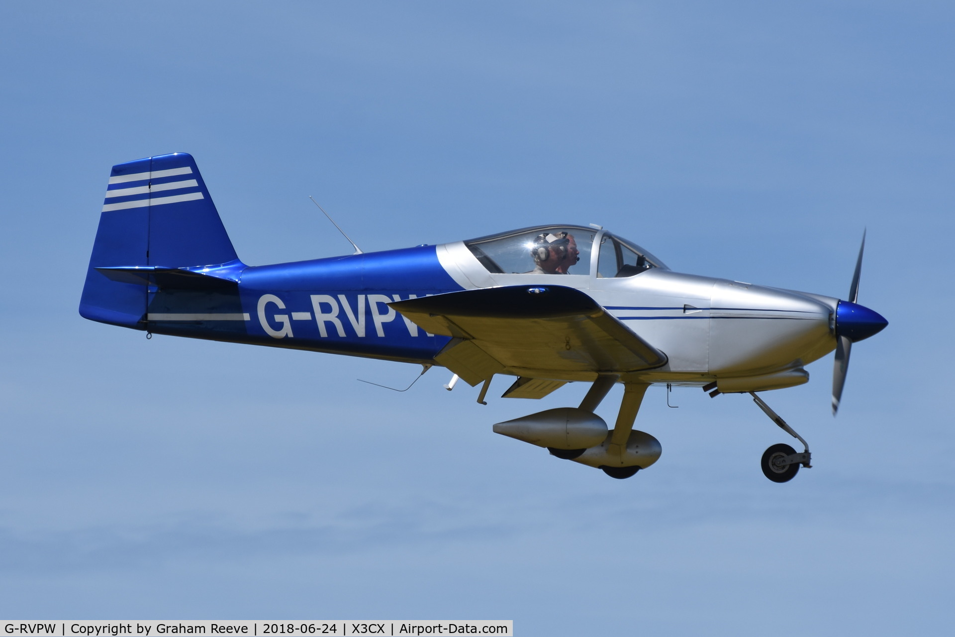 G-RVPW, 2004 Vans RV-6A C/N PFA 181A-13481, Landing at Northrepps.
