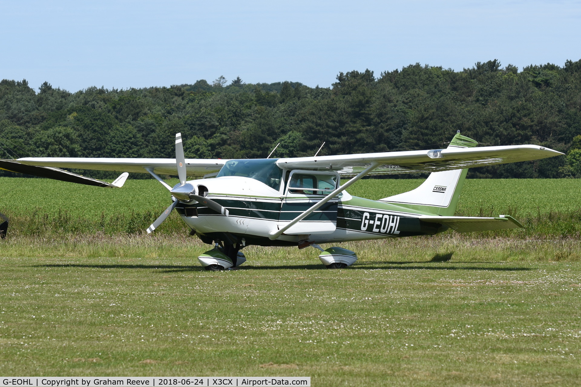 G-EOHL, 1968 Cessna 182L Skylane C/N 182-59279, Parked at Northrepps.