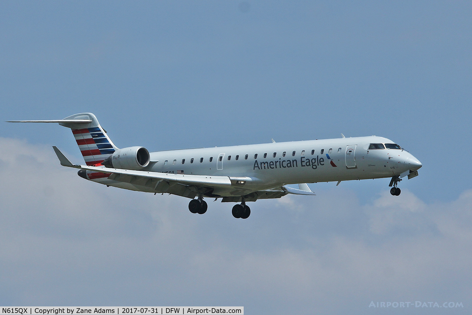 N615QX, 2002 Bombardier CRJ-701 (CL-600-2C10) Regional Jet C/N 10065, Arriving at DFW Airport
