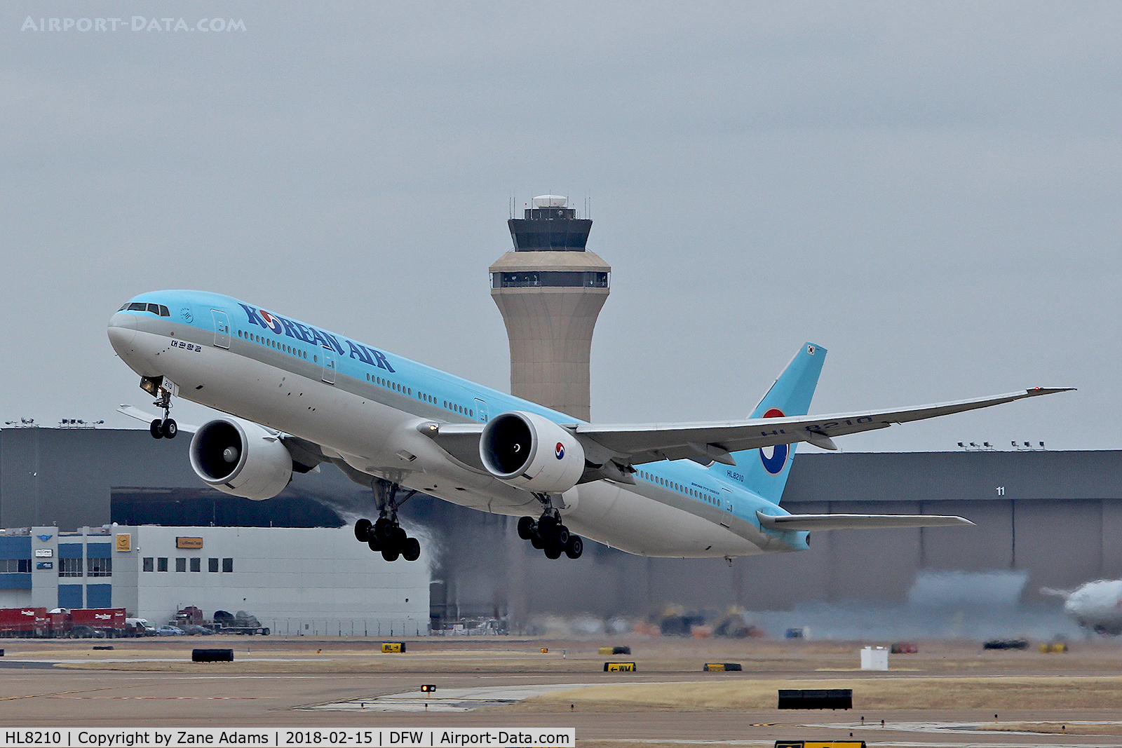 HL8210, 2010 Boeing 777-3B5/ER C/N 40377, Departing DFW Airport