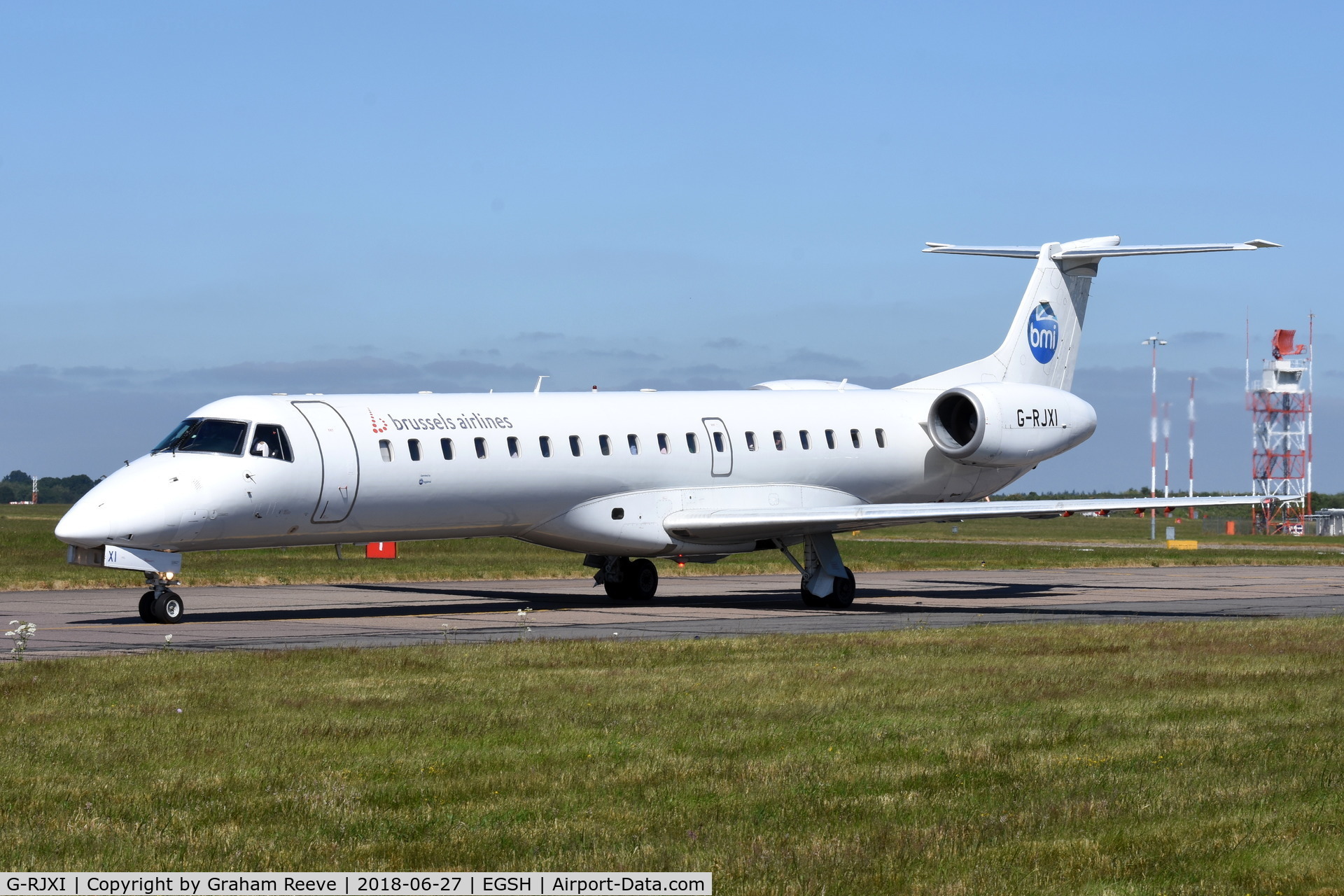 G-RJXI, 2001 Embraer EMB-145EP (ERJ-145EP) C/N 145454, Departing from Norwich.