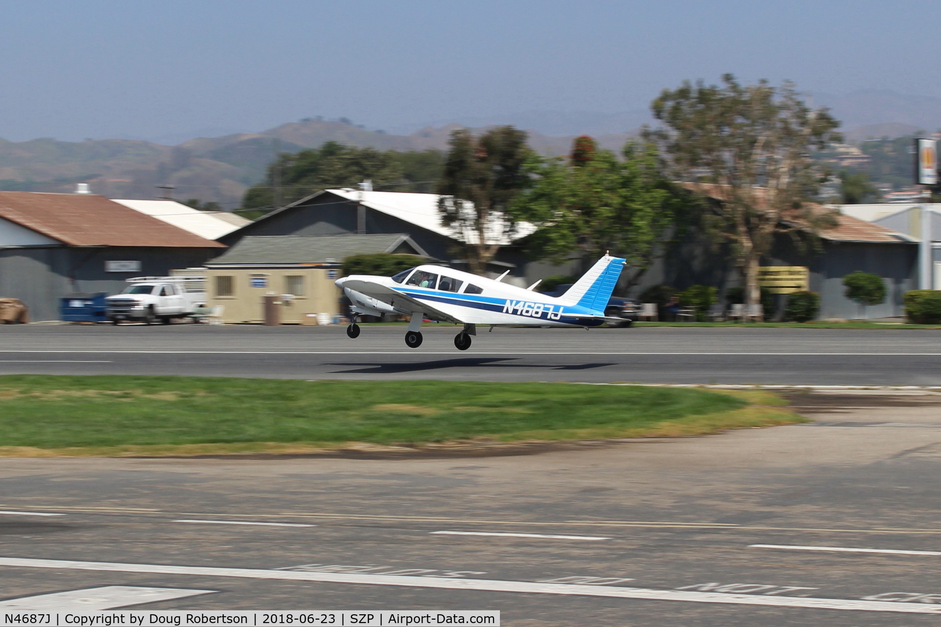 N4687J, 1968 Piper PA-28R-180 Cherokee Arrow C/N 28R-30589, 1968 Piper PA-28R-180 ARROW, Lycoming IO-360 180 Hp, landing Rwy 22