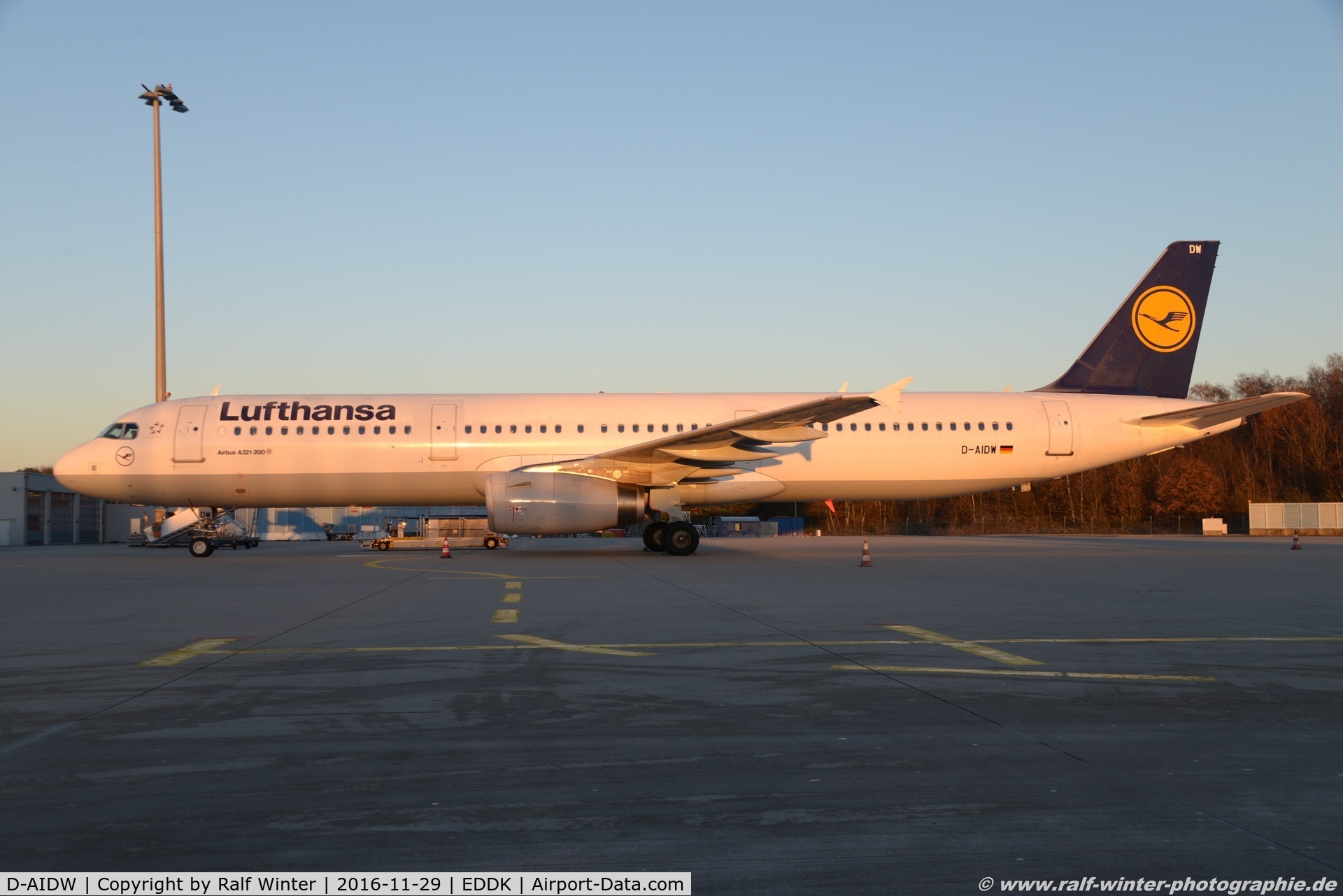 D-AIDW, 2014 Airbus A321-231 C/N 6415, Airbus A321-231 - LH DLH Lufthansa - 6415 - D-AIDW - 29.11.2016 - CGN