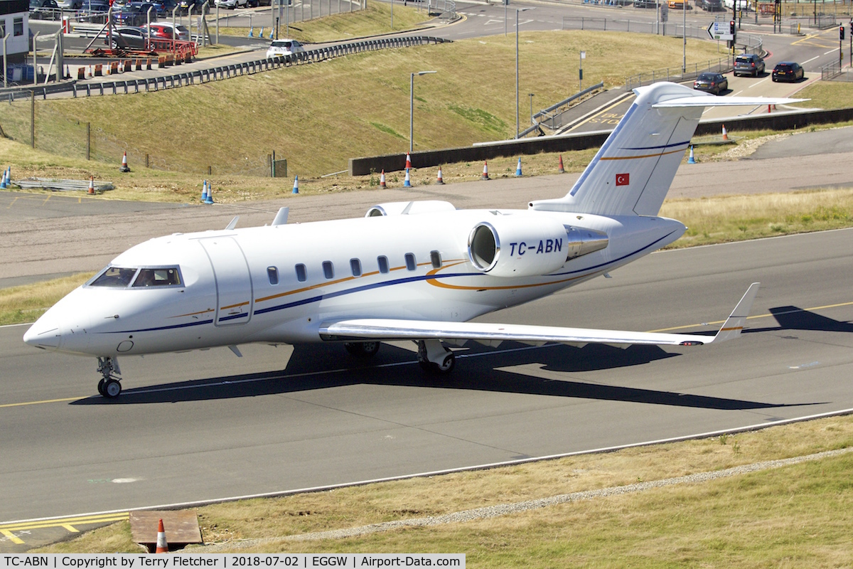 TC-ABN, Bombardier Challenger 605 (CL-600-2B16) C/N 5956, At London Luton