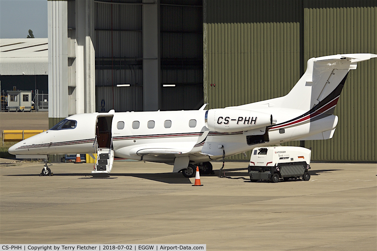 CS-PHH, 2014 Embraer EMB-505 Phenom 300 C/N 50500270, At London Luton