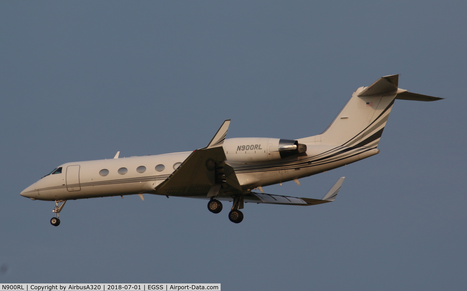 N900RL, 1990 Gulfstream Aerospace G-IV C/N 1150, Arriving at Stansted