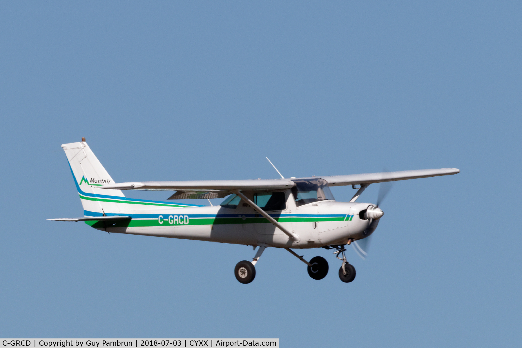 C-GRCD, 1982 Cessna 152 C/N 15285578, Landing on 19