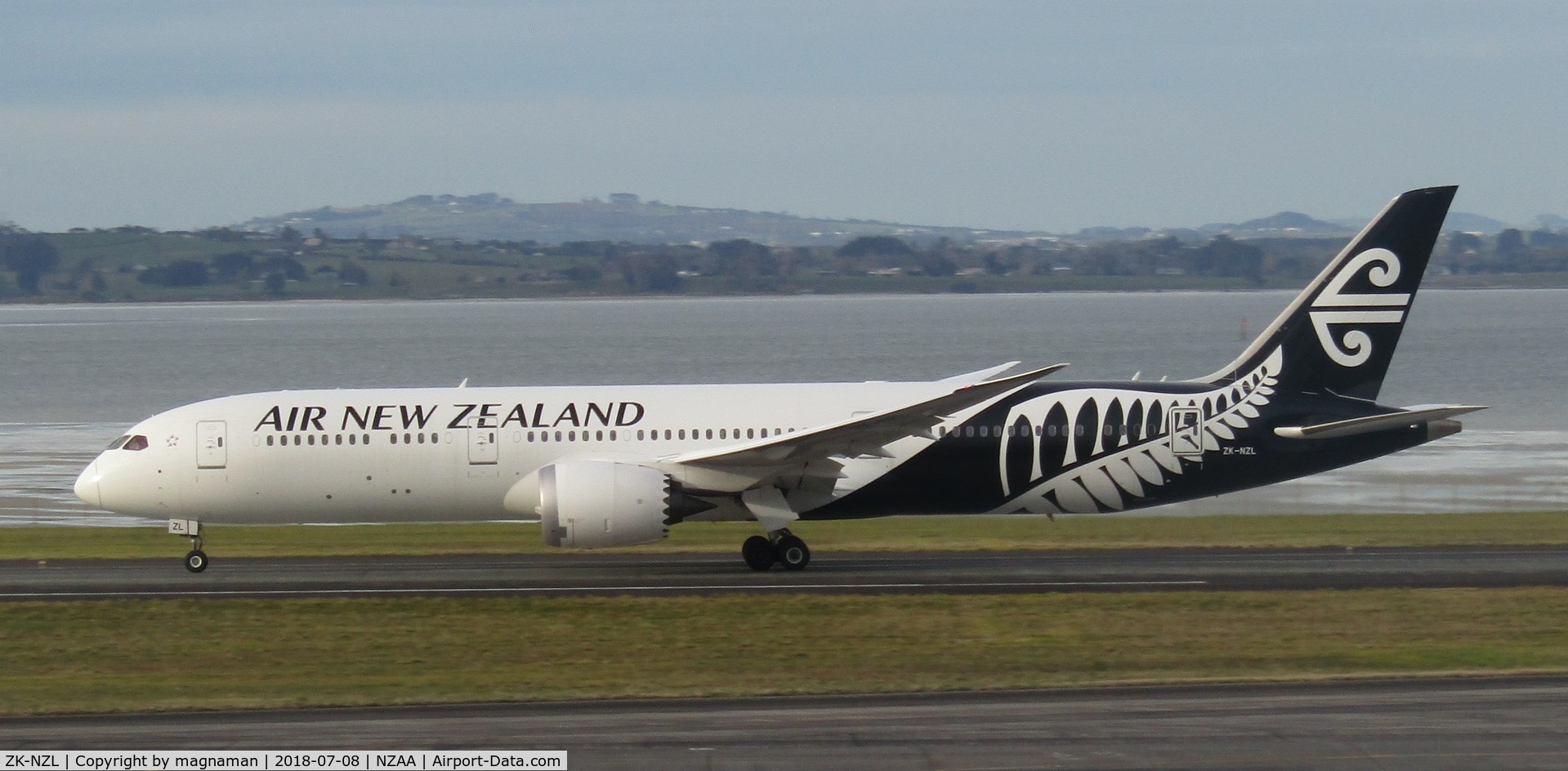 ZK-NZL, 2017 Boeing 787-9 Dreamliner Dreamliner C/N 43218, Taking off from AKL