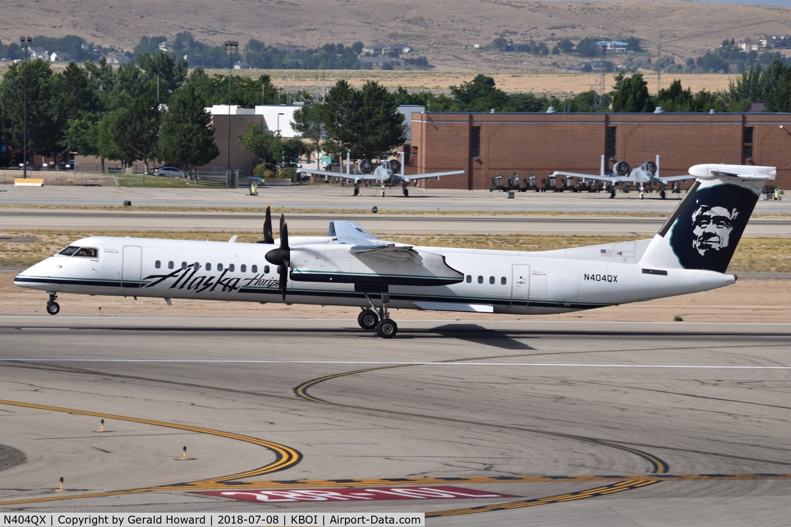 N404QX, 2001 Bombardier DHC-8-402 Dash 8 C/N 4046, Take off run on RWY 10L.