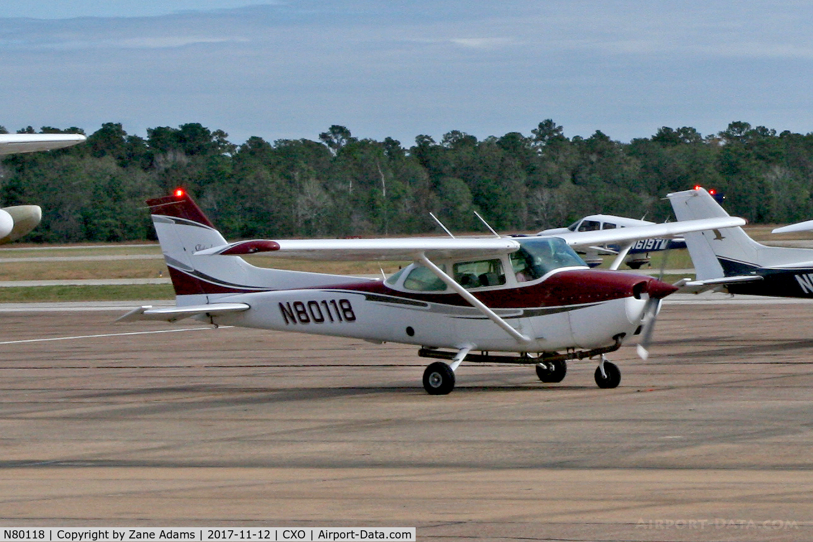 N80118, 1975 Cessna 172M C/N 17266382, At Conroe, Texas ( Lone Star Executive Airport )