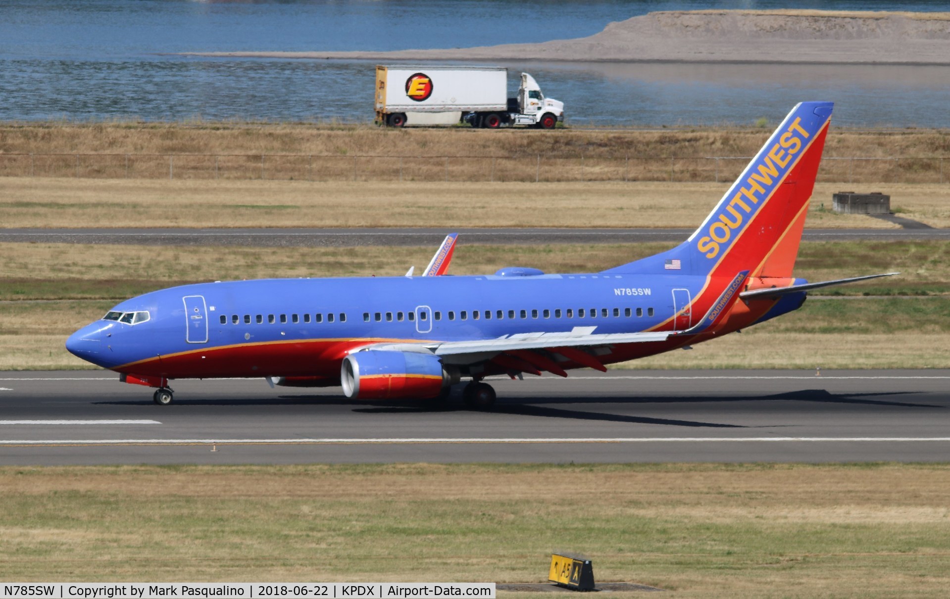 N785SW, 2000 Boeing 737-7H4 C/N 30602, Boeing 737-700