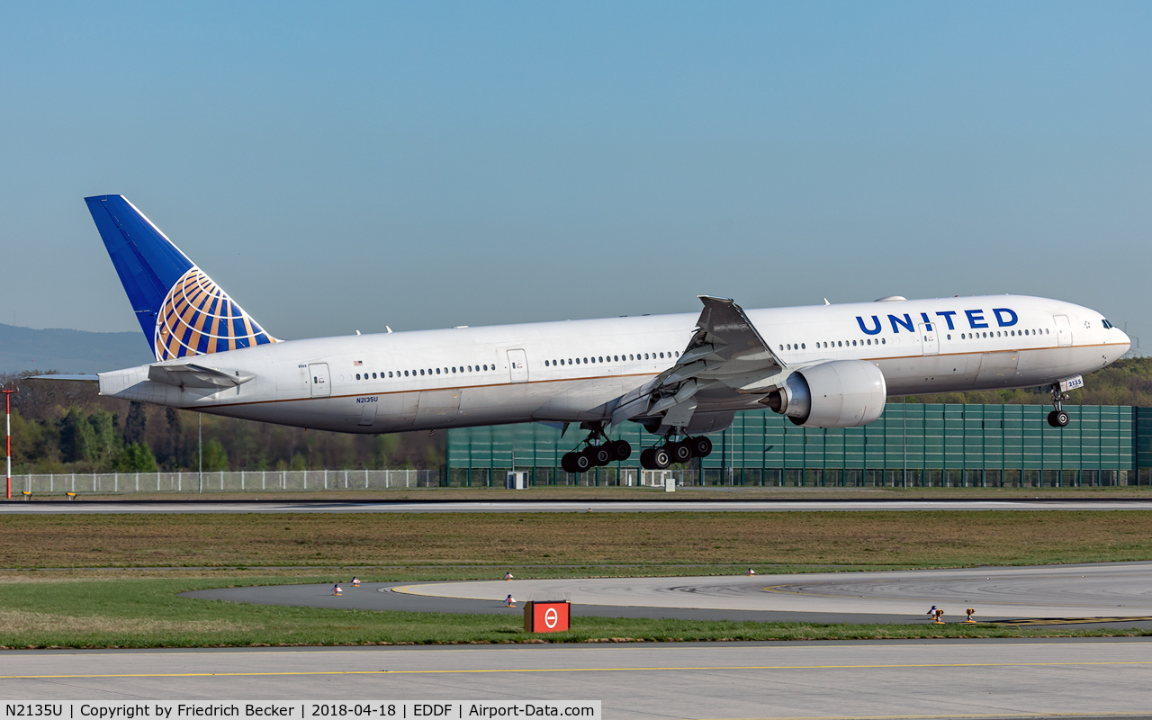 N2135U, 2017 Boeing 777-300/ER C/N 62646, on final RW07L