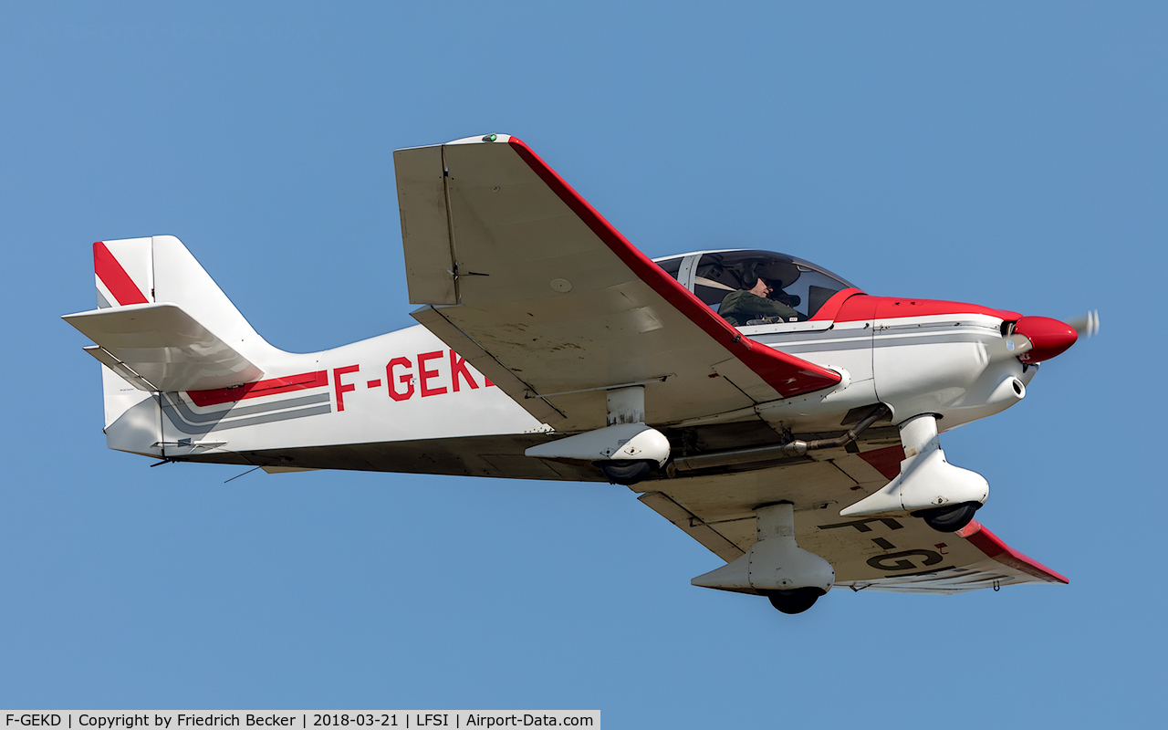 F-GEKD, Robin DR-400-160 Chevalier C/N 1728, on final at BA113 St. Dizier