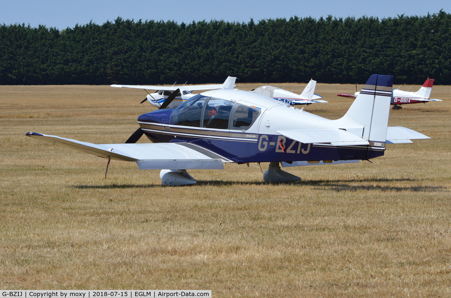 G-BZIJ, 2000 Robin DR-400-500 President C/N 23, Robin DR-400-500 President at White Waltham.