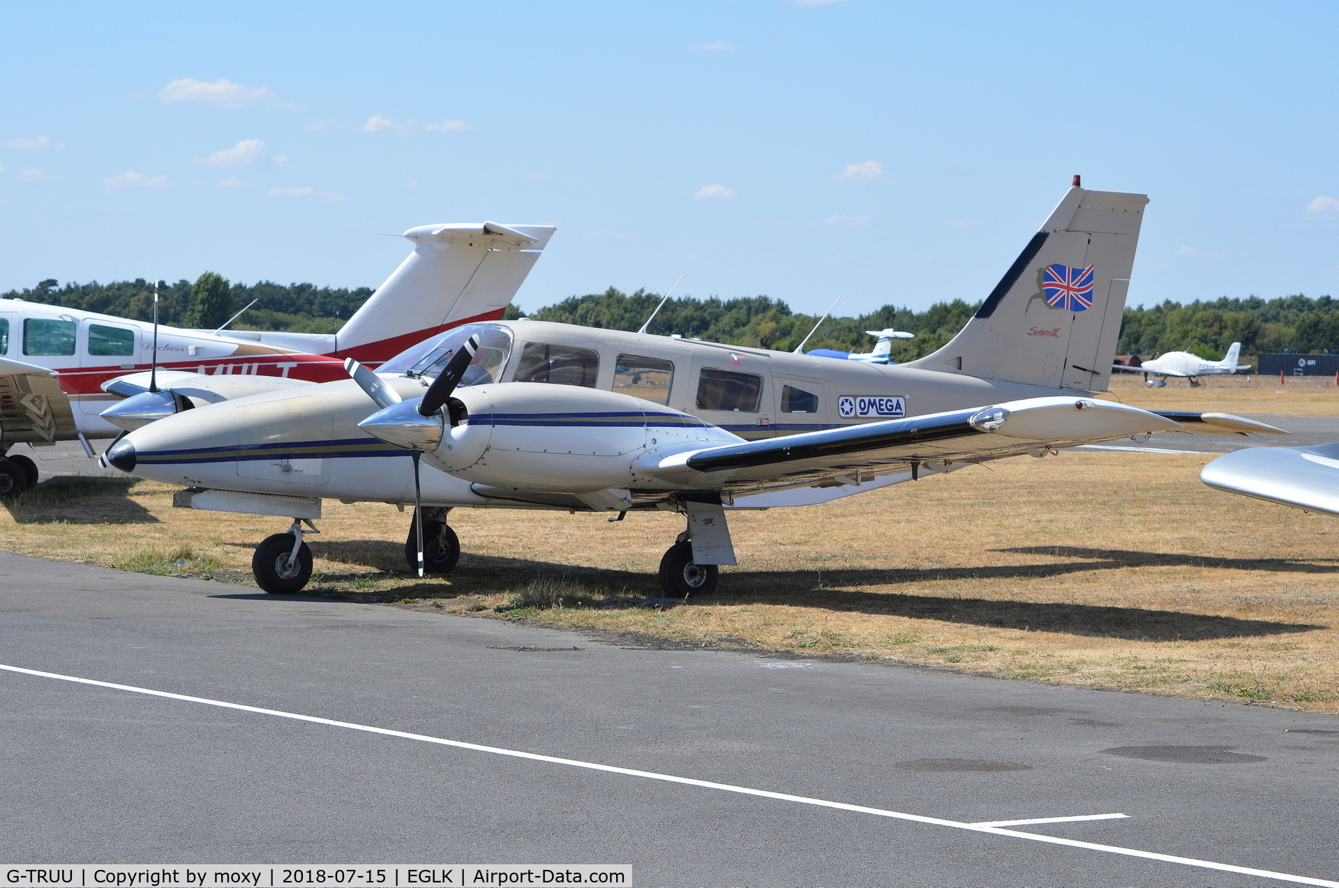 G-TRUU, 1986 Piper PA-34-220T Seneca III C/N 34-33020, Piper PA-34-220T Seneca III at Blackbushe. Ex N9113D