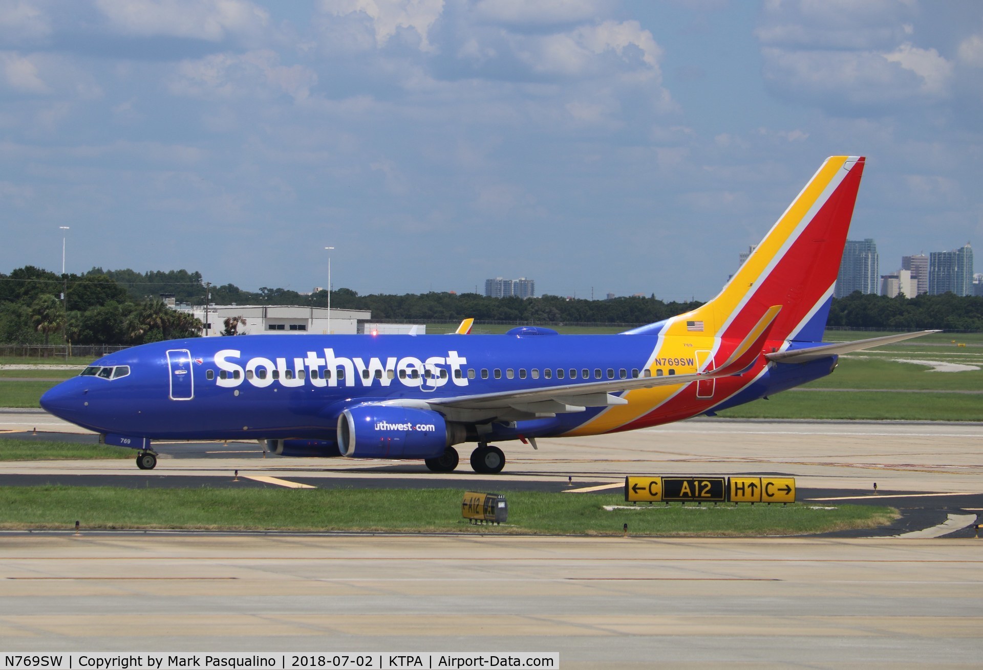 N769SW, 2000 Boeing 737-7H4 C/N 30588, Boeing 737-700