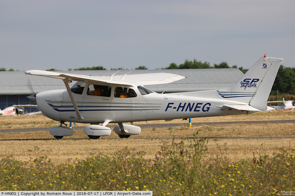 F-HNEG, 2003 Cessna 172S Skyhawk SP C/N 172S9507, Taxiing
HTJP