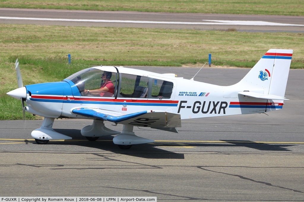 F-GUXR, Robin DR-400-180 Regent C/N 2498, Taxiing