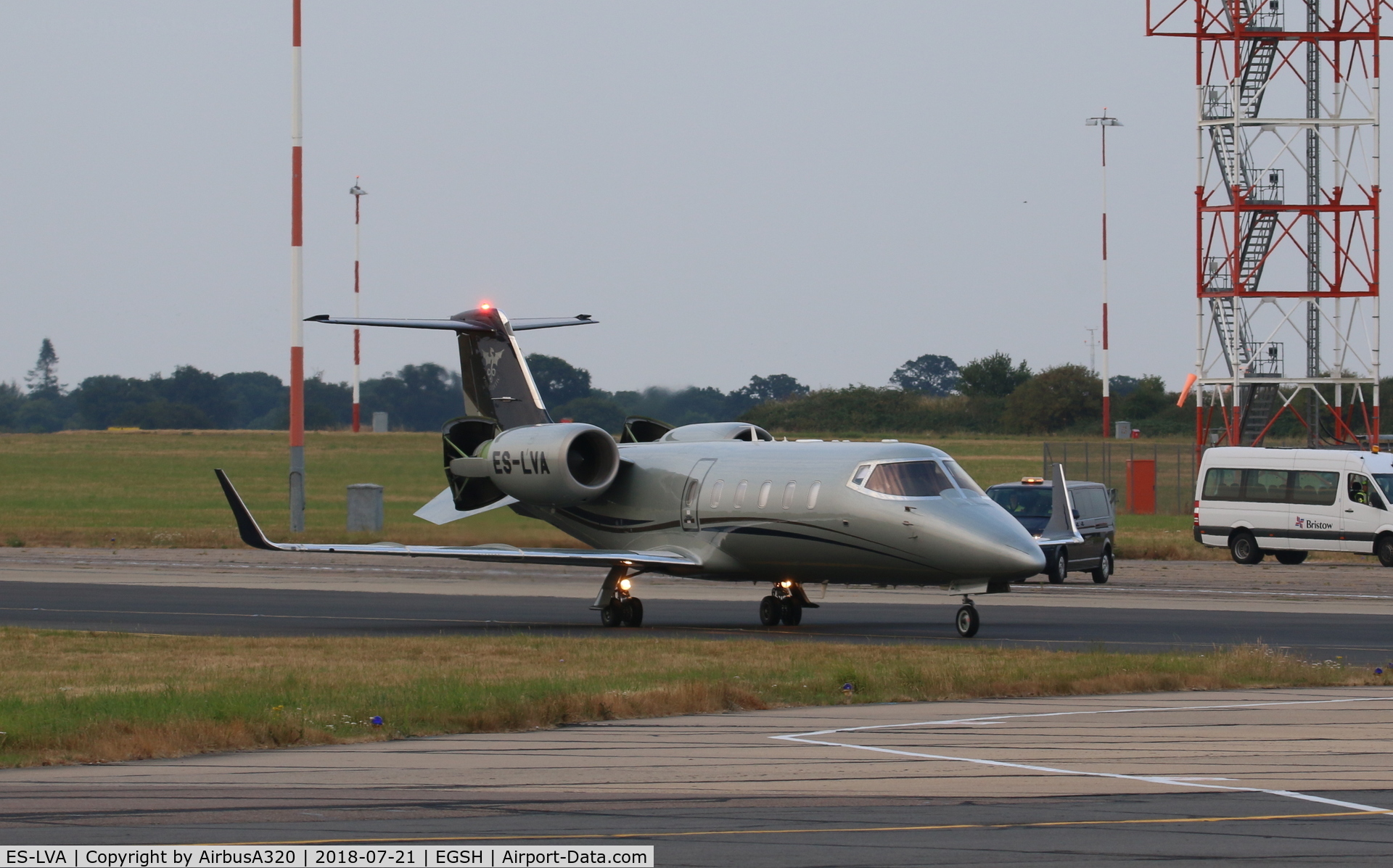 ES-LVA, 2009 Learjet 60 C/N 60-372, departing
