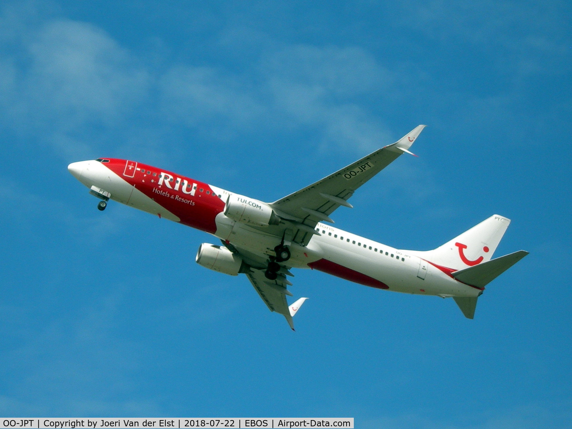 OO-JPT, 2007 Boeing 737-8K5 C/N 34691, Just after take-off rwy 26 in its new RIU hotels livery