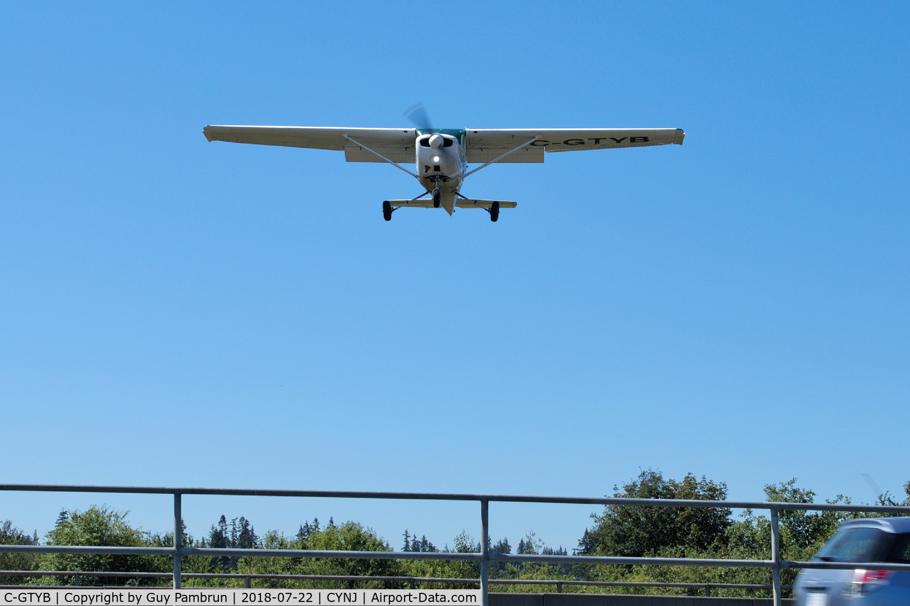 C-GTYB, 1980 Cessna 152 C/N 15284257, Landing