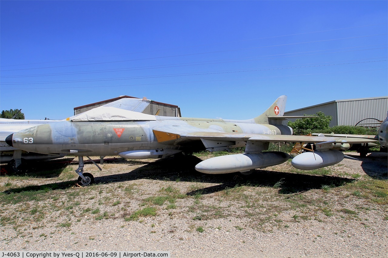 J-4063, 1959 Hawker Hunter F.58 C/N 41H-697430, Hawker Hunter F.58, Les Amis de la 5ème Escadre Museum, Orange